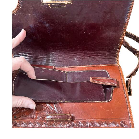 Vintage Hand Tooled Raised Flower Leather Purse Boho 70's Festival Hippy - Picture 6 of 16